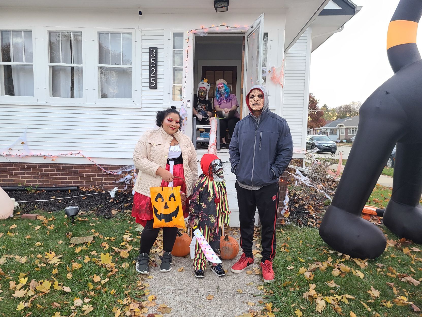 trickortreatersII.jpg